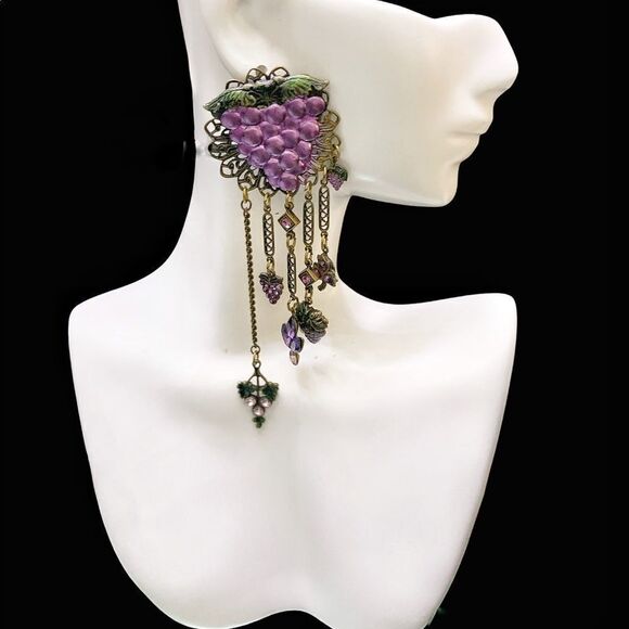 Banana Bob Fruit of the vine theme shoulder duster grape earrings clip back - Picture 6 of 12
